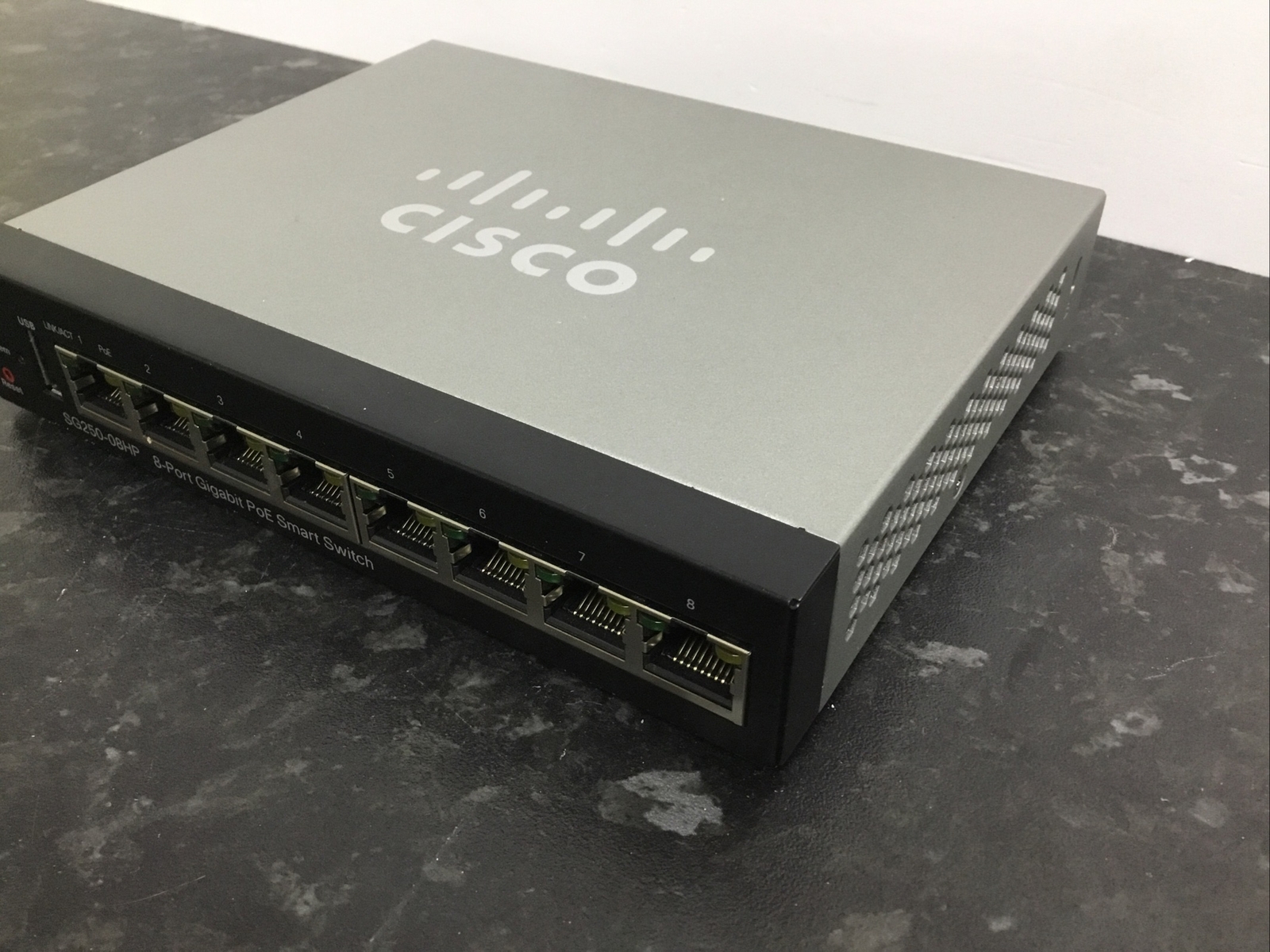 Cisco SG250-08 8-Port Gigabit Smart Switch
