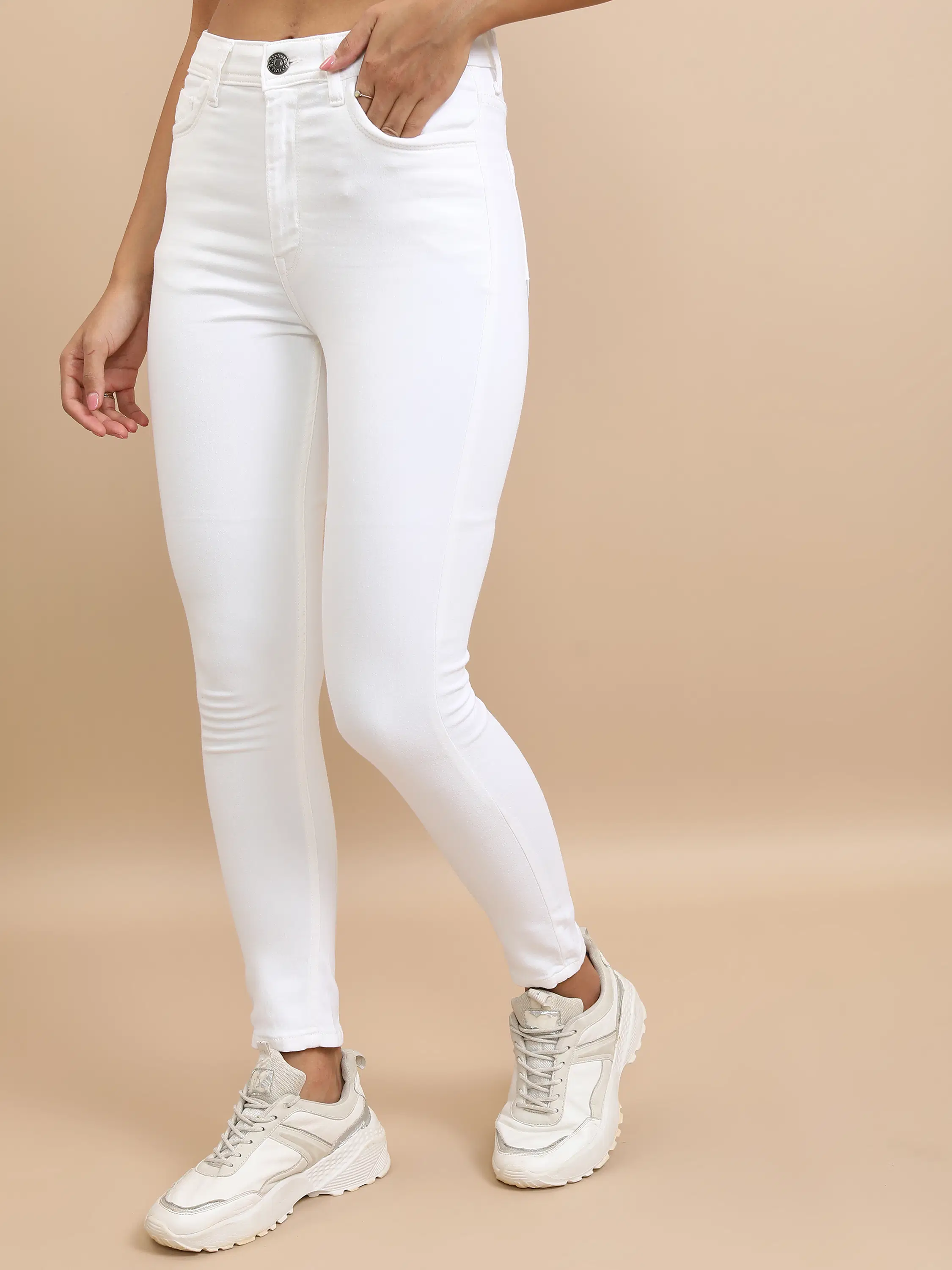 Tokyo Talkies Women's Skinny Fit Mid-Rise Jeans ( White )