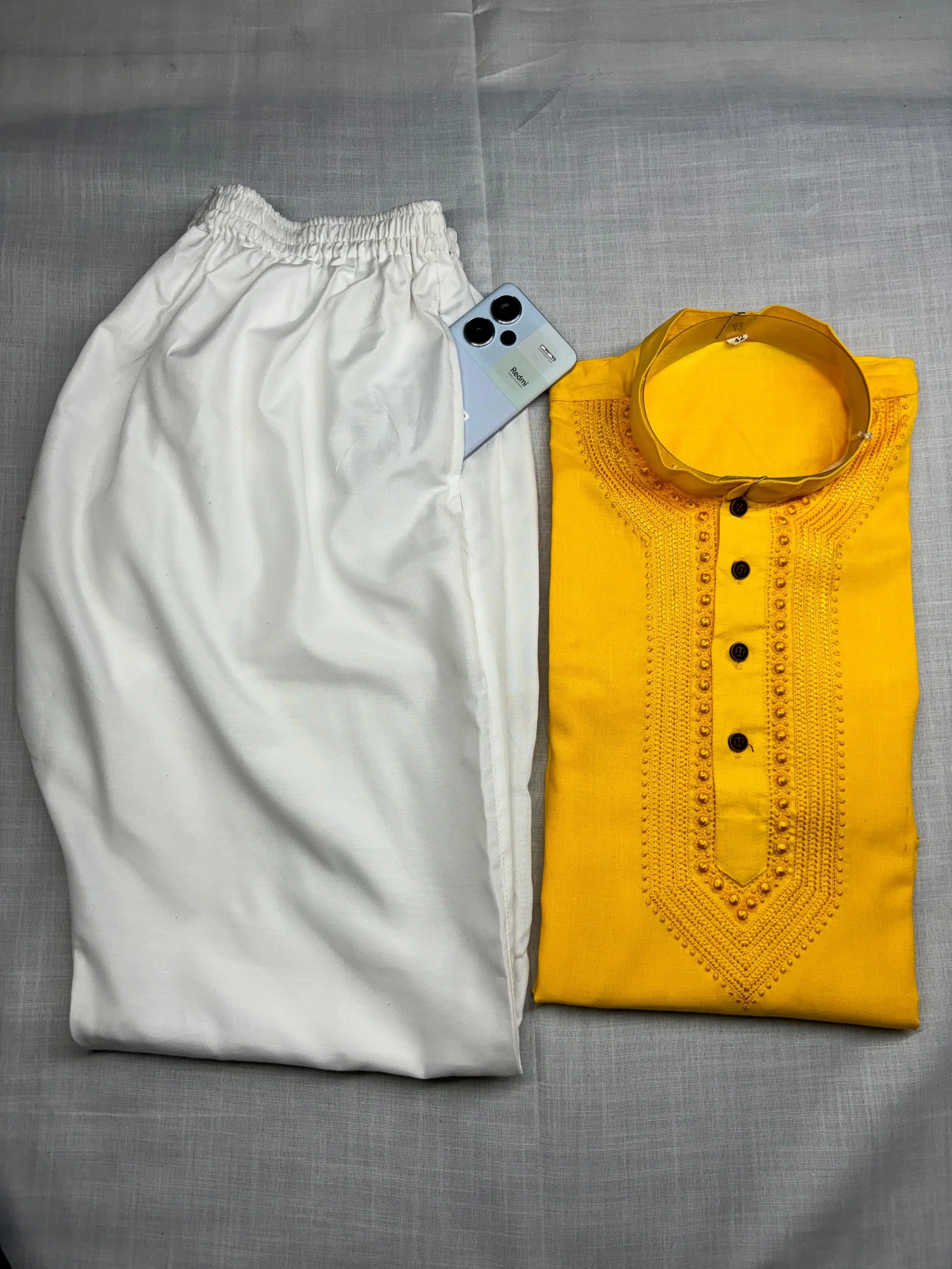 safawy Yellow Cotton Blend Regular Fit Men's Kurta Pyjama Set ( Pack of 1 )