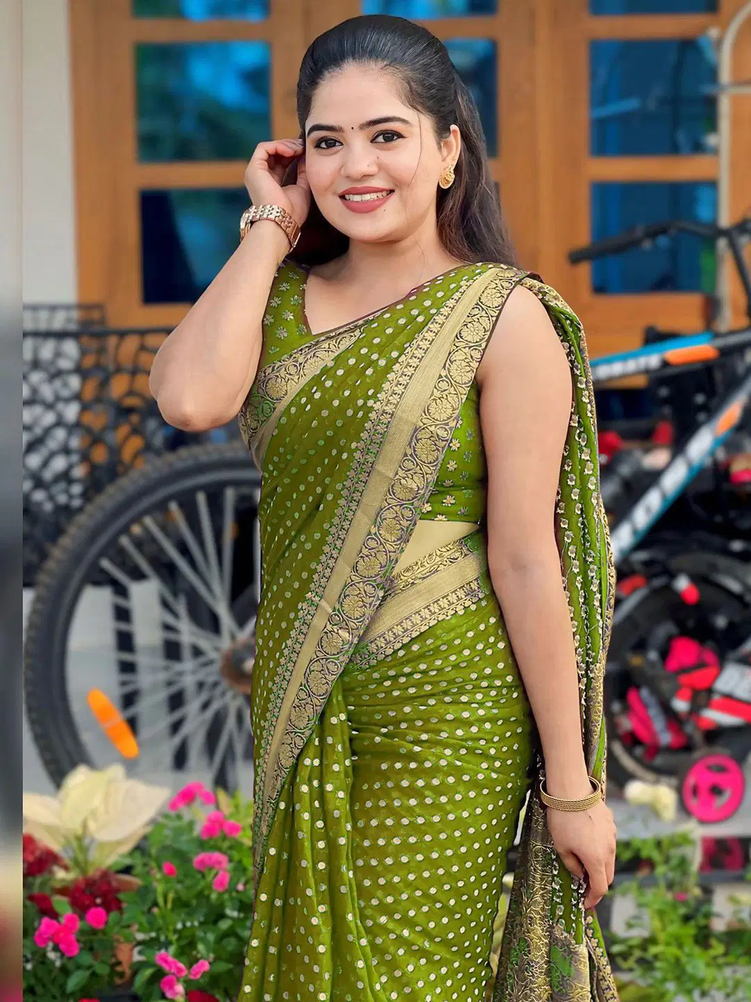 fab woven Art Silk Woven Design Banarasi saree With Unstitched Blouse Piece ( Light Green )